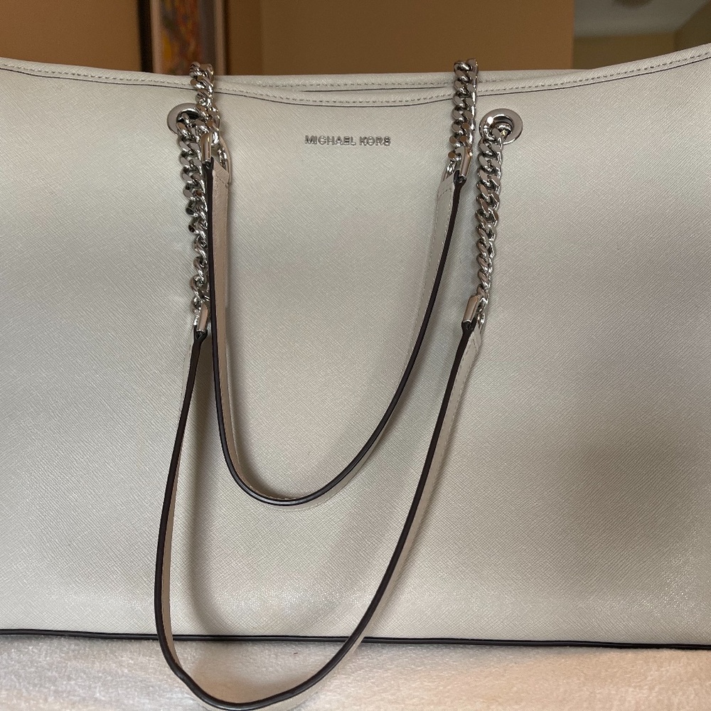 Michael Kors Shania Jet Set Chain Tote